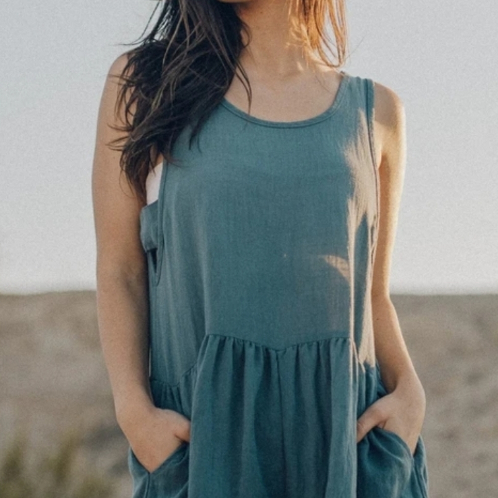 NWOT SOZY Elsa Romper, M